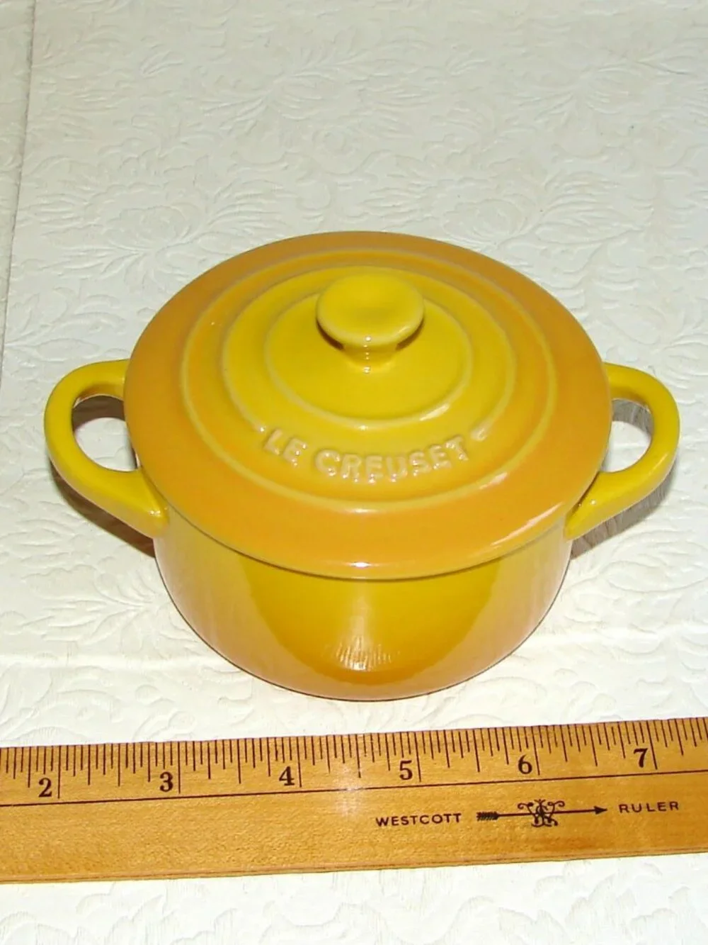 Le Creuset Mini Cocotte Round 8 oz. Yellow Soleil, Stoneware Ramekin w/Lid